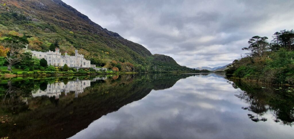 cosa vedere in Irlanda - Connemara, Kylemore Abbey - Irlanda Express
